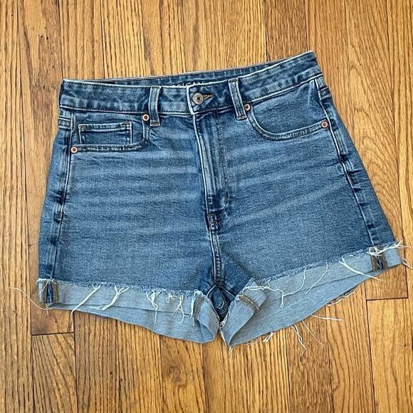 American Eagle AE Stretch Denim Mom Shorts Cut Off Cuff Medium Wash Women's 6 - Picture 4 of 15